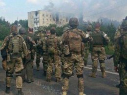 Батальоны “Шахтерск” и “Азов” отходят из Донецка: более десятка раненых
