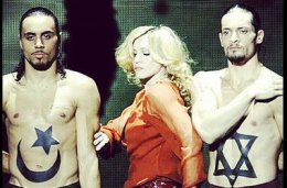 Мадонну объвинили в глупости из-за политического сообщения в Facebook