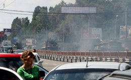 В Киеве по проспекту Победы прошла колонна танков и зенитных установок (ФОТО)