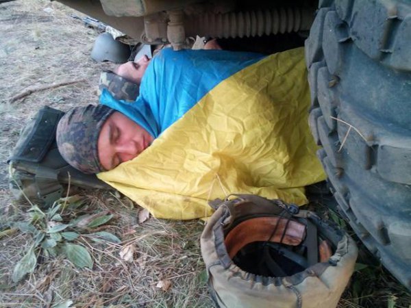 Украинские десантники смогли вырваться из окружения (ФОТО)