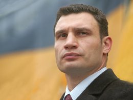 Кто по мнению Кличко стоит за столкновениями на Майдане?