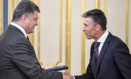 Порошенко поговорил с генсеком НАТО