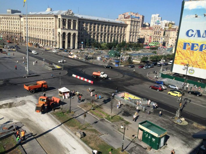 На Майдане завершили демонтаж палаточного городка. Крещатик открыли для проезда (ФОТО)