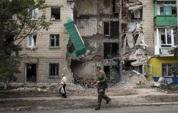 Силовики просят жителей Донецка и Луганска по возможности временно покинуть города