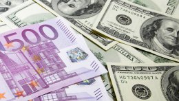 Доллар дорожает в паре с евро