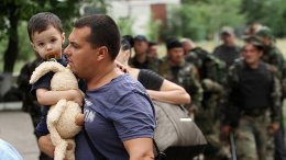 Всех военнообязанных беженцев Донбасса поставят на учет