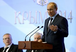 PR-стратеги Путина пытаются поддерживать его имидж решительного лидера и мачо