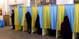 Проводить парламентские перевыборы ранней весной 2015 года нецелесообразно, - эксперт