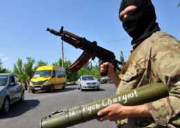 Перед проездом гуманитарного груза, Россия ввела в Украину свои БТРы