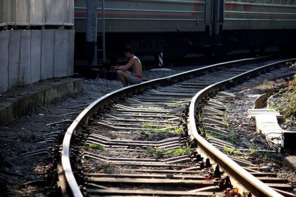 В Сочи туристы попали в "ад на колесах": поезда стояли 10 часов (ВИДЕО)