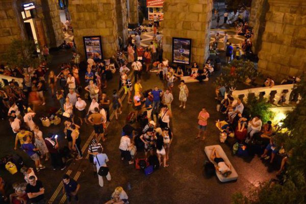 В Сочи туристы попали в "ад на колесах": поезда стояли 10 часов (ВИДЕО)