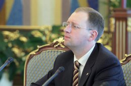 Террористы уничтожают инфраструктуру Донбасса, чтобы задавить нас экономически - Яценюк (ВИДЕО)