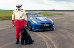 Незрячий водитель смог разогнать свой суперкар Nissan GT-R свыше 320 километров в час