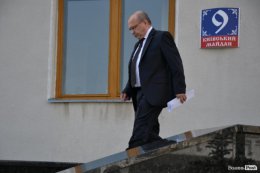 В Луцке глава Волынской ОГА и активисты устроили "забег" на 2,5 км (ВИДЕО)