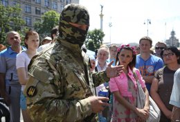 Семенченко считает, что нужно раздвинуть кольцо блокпостов и уничтожить врага