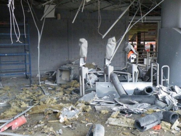 "Донбасс-Арена" получила многочисленные повреждения от обстрела боевиками (ВИДЕО)
