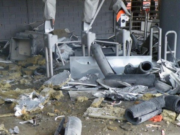 "Донбасс-Арена" получила многочисленные повреждения от обстрела боевиками (ВИДЕО)