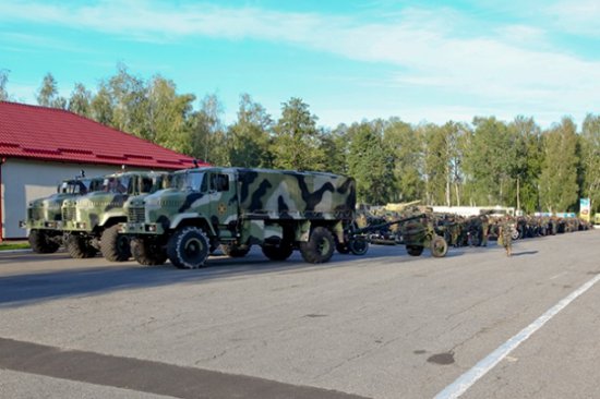 Военнослужащие Нацгвардии на новой бронированной технике отбыли в зону АТО (ВИДЕО)
