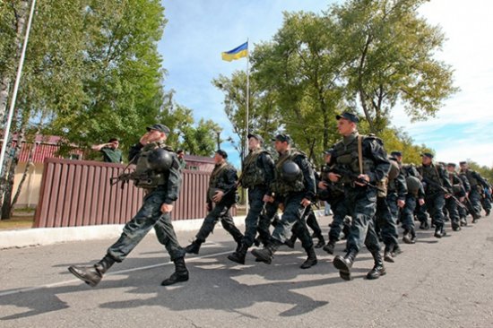 Военнослужащие Нацгвардии на новой бронированной технике отбыли в зону АТО (ВИДЕО)