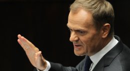 С Украиной воюет регулярная армия России, - Туск