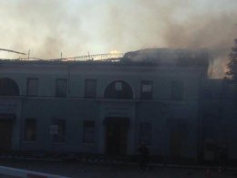 В Донецке горят рынок, железнодорожный вокзал и троллейбус (ФОТО)