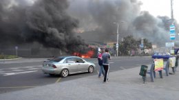 В Донецке горят рынок, железнодорожный вокзал и троллейбус (ФОТО)