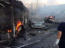 В Донецке горят рынок, железнодорожный вокзал и троллейбус (ФОТО)