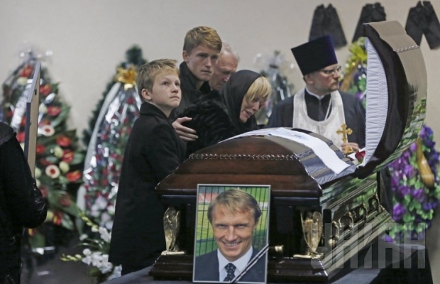 Сегодня в Киеве попрощались с экс-футболистом ФК "Динамо" Андреем Гусиным (ФОТО)