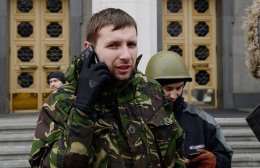 Жизнь легендарного сотника Майдана Владимира Парасюка вне опасности