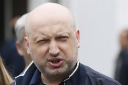 Турчинов будет инициировать военное положение, если мирный план провалится