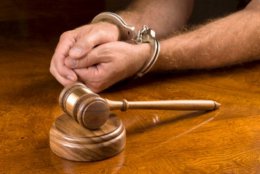 Француза отправили в тюрьму за рекордное количество звонков и смс бывшей подруге