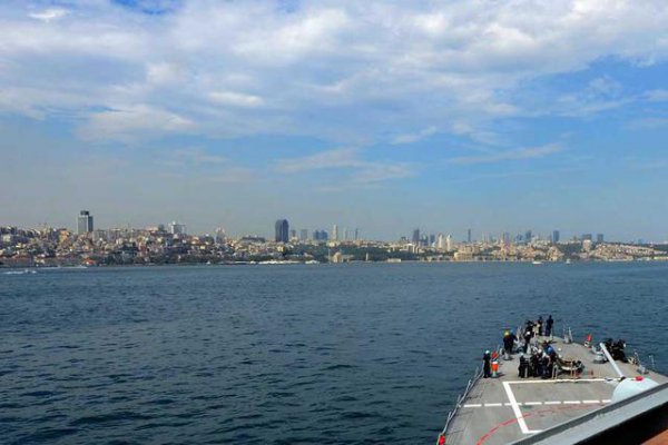 Ракетный эсминец ВМС США USS Ross отправляется в Одессу (ФОТО)