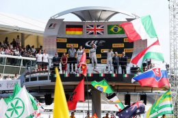 Хэмилтон в великолепном стиле выиграл гонку в Монце