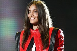 16-летняя дочь Майкла Джексона беременна - СМИ