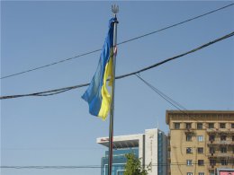 Правоохранители проверят коммунальщиков, которые снимали в Харькове украинские флаги
