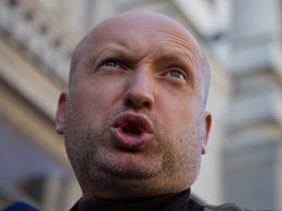 Турчинов рассказал, когда будет введено военное положение