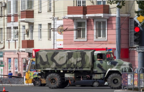 Мариуполь живет своей жизнью, несмотря на угрозу (ФОТО)