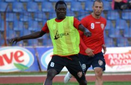 Новым игроком запорожского "Металлурга" стал нигерийский полузащитник Нурудин Орелеси