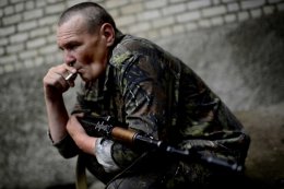 Боевики ДНР захватили училище Бубки, а в Луганске хотят перейти на продукты питания из РФ