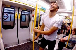 Англичанин доказал, что пешком двигаться быстрее, чем на метро