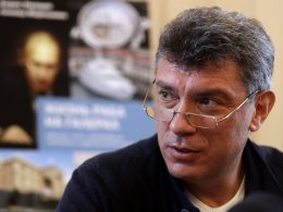 Немцов призвал украинцев избавляться от коррупции, а не винить во всем Путина