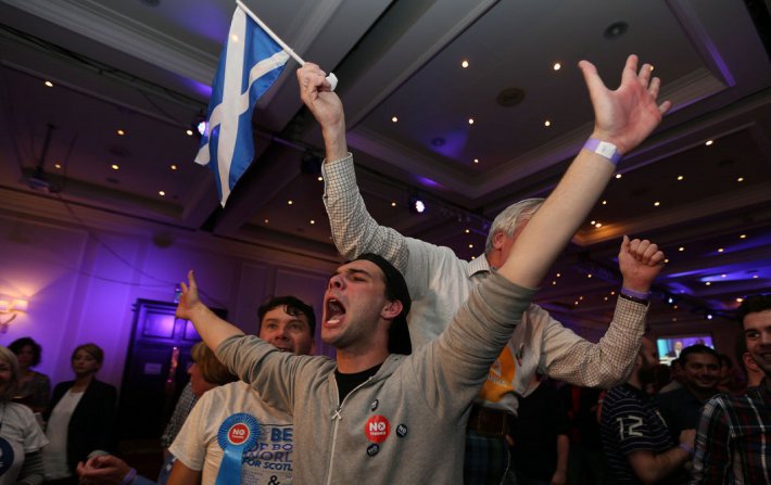 Как шотландцы реагировали на результаты референдума (ФОТО)