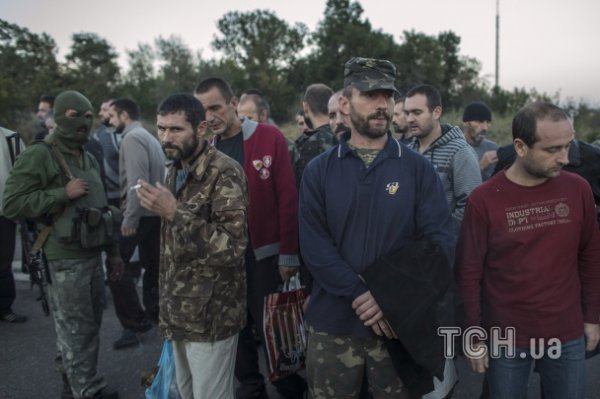Украинские военные вышли из плена (ВИДЕО)