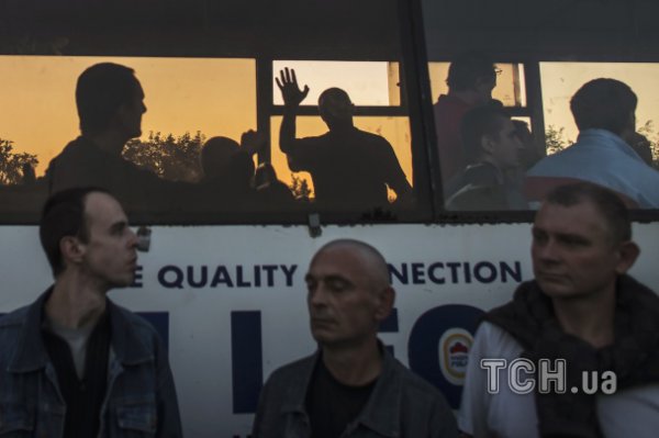 Украинские военные вышли из плена (ВИДЕО)