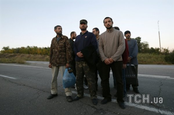 Украинские военные вышли из плена (ВИДЕО)