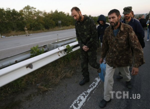 Украинские военные вышли из плена (ВИДЕО)