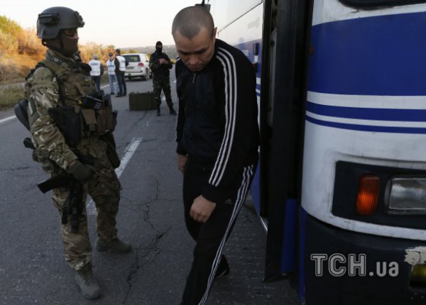 Украинские военные вышли из плена (ВИДЕО)