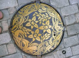 Теперь в Киеве приятно смотреть под ноги (ФОТО)