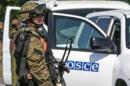 Украинские и российские военные в составе группы ОБСЕ начали работать на Донбассе