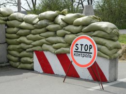 В Мариуполе готовятся к штурму и укрепляют город блокпостами